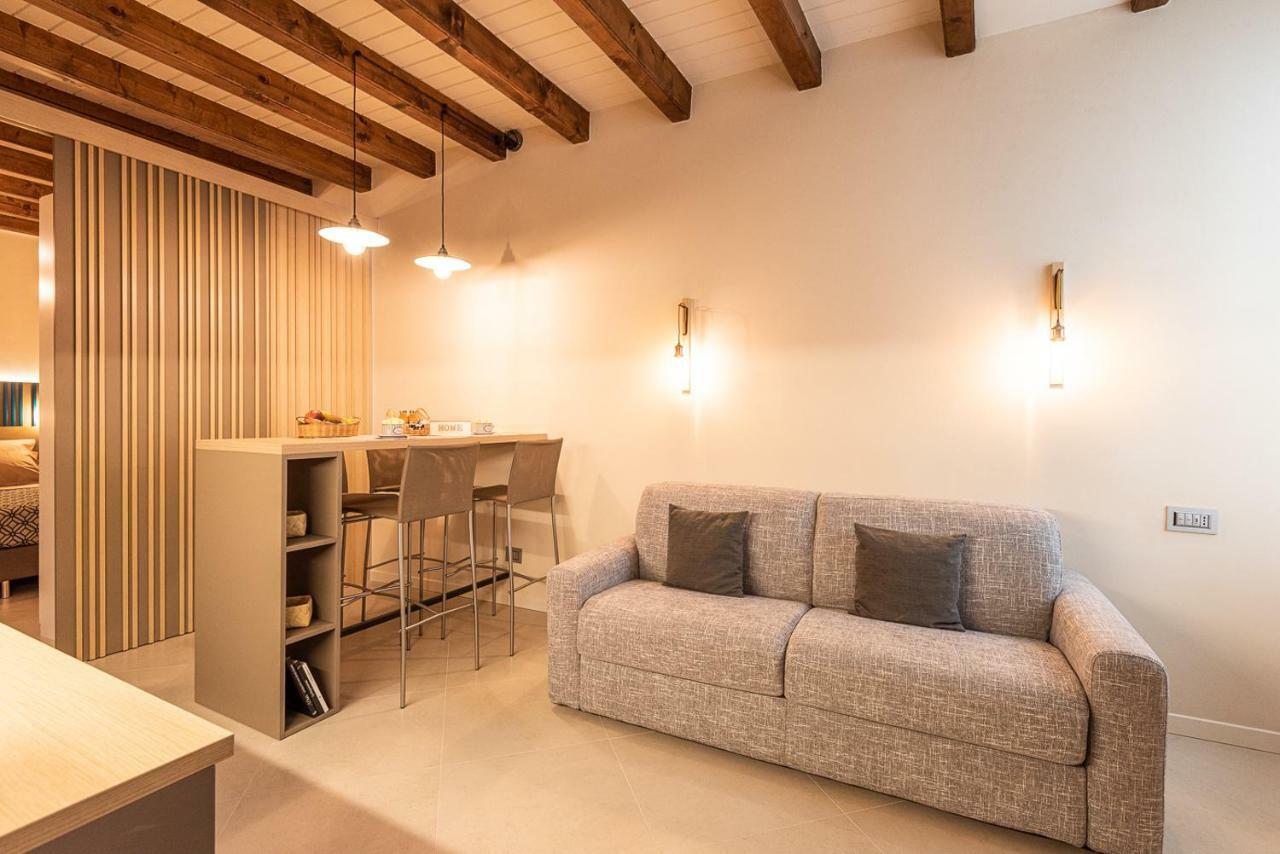 Dreamy Apartment Tre Corone Old Town Desenzano del Garda Buitenkant foto