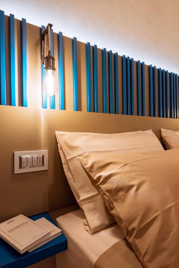 Dreamy Apartment Tre Corone Old Town Desenzano del Garda Buitenkant foto